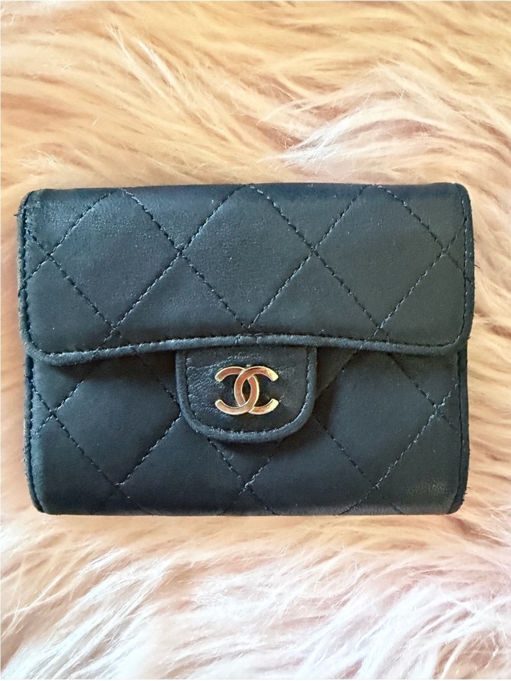 🖤🤍🖤Chanel Quilted CC Logo Lambskin Wallet🖤🤍🖤 - Picture 2 of 12